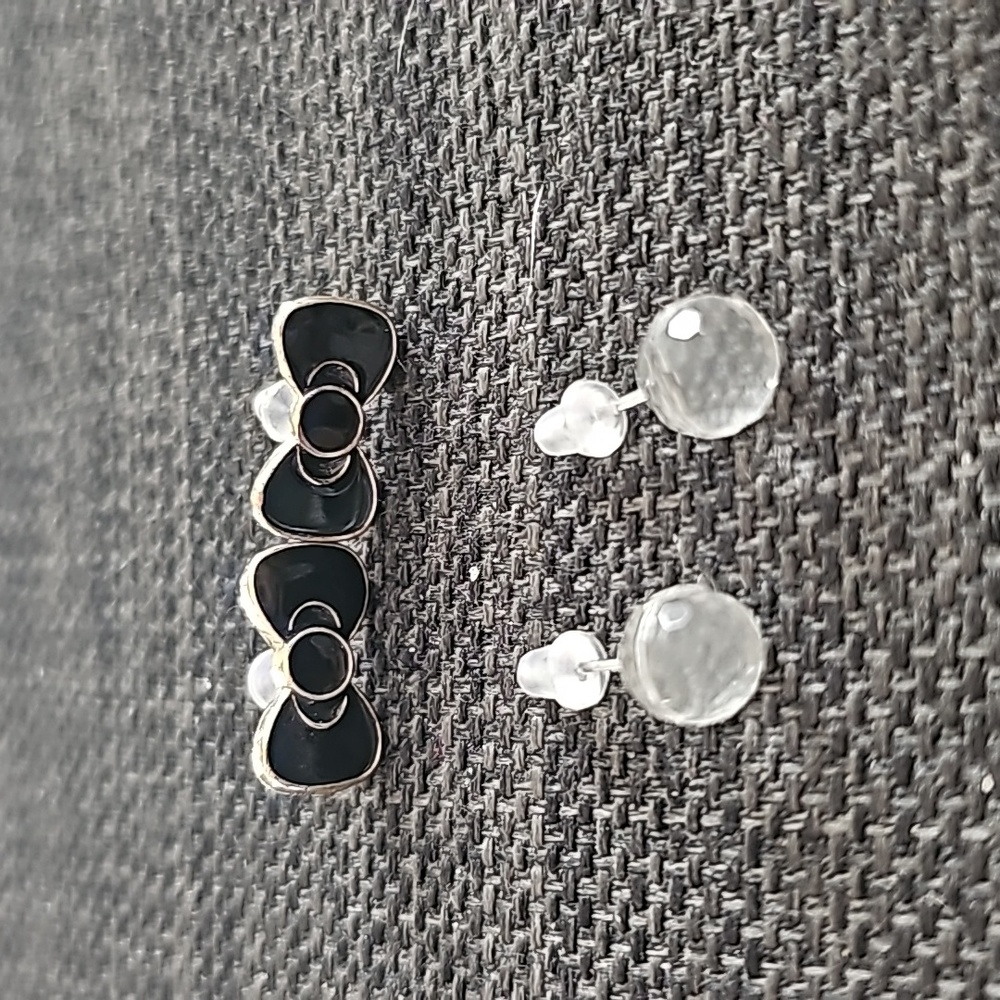 2 Pair of Earrings Box A/5
